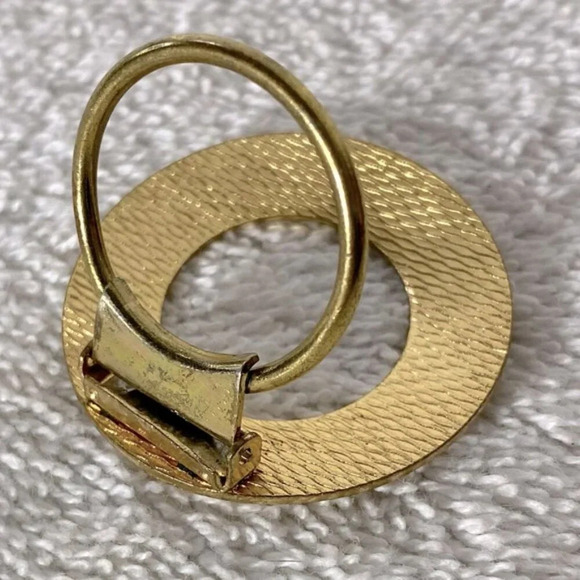 Vintage  Round Textured Gold Tone Scarf Clip - Picture 9 of 10